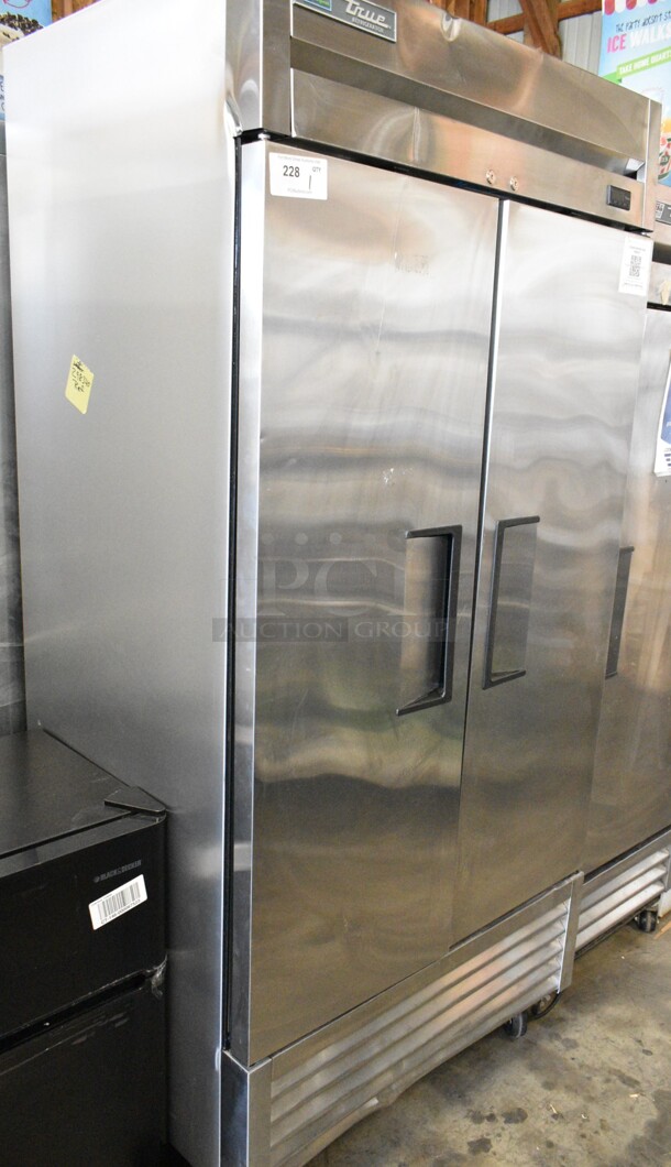 2023 True T-35-HC Stainless Steel Commercial 2 Door Reach In Cooler w/ Poly Coated Racks on Commercial Casters. 115 Volts, 1 Phase. Tested and Working! - Image 2 of 7