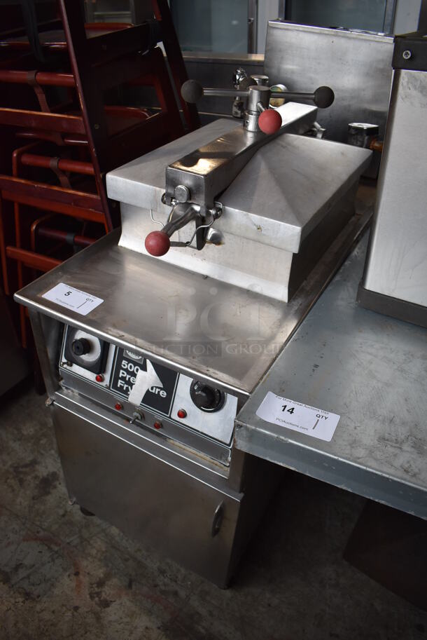 Henny Penny 500 Stainless Steel Commercial Electric Powered Floor Style Pressure Fryer on Commercial Casters. 208 Volts, 1 Phase. 18x38x46 - Image 3 of 11