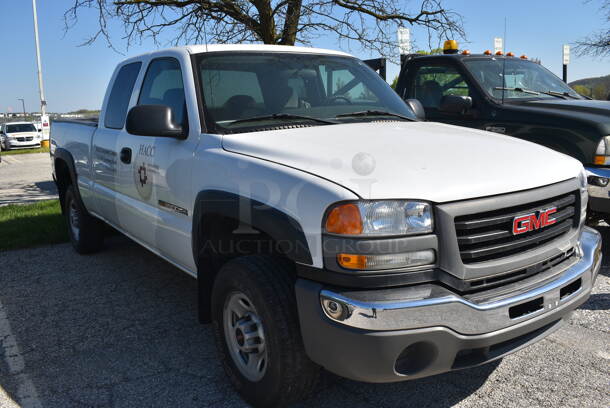 2005 GMC Sierra 4x4 4 Door Pick Up Truck. Odometer Reads 71,513. VIN 1GTHK29U45E234117. Title In Hand. Vehicle Runs and Drive. See Lot #8 For Additional Pictures. - Image 3 of 12