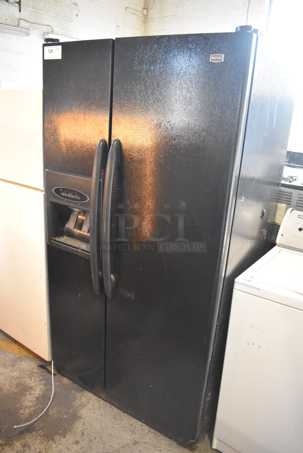 Maytag MSD2542VEB01 Metal Cooler Freezer Combo Unit. 115 Volts, 1 Phase. 36x30x70. Tested and Powers On But Does Not Get Cold
