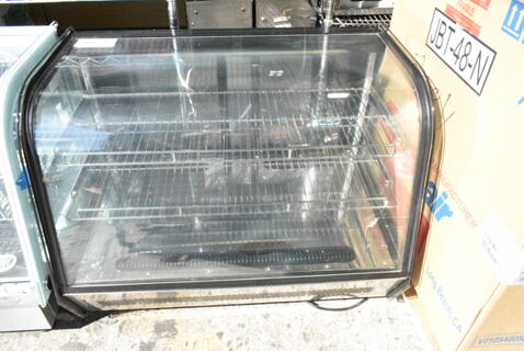 Marchia MDC160 Metal Countertop Bakery Display Case Merchandiser. 110 Volts, 1 Phase. Tested and Working!