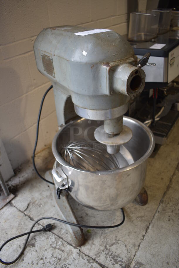 Hobart Model A200 Metal Commercial Countertop 20 Quart Planetary Mixer w/ Stainless Steel Mixing Bowl, Dough Hook and Whisk Attachment. 110 Volts, 1 Phase. 15x20x30. Tested and Powers On But Parts Do Not Move - Image 4 of 6