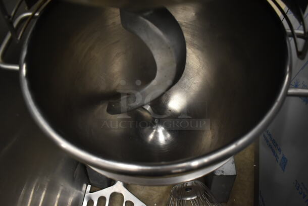 Hobart D300 Metal Commercial Floor Style 30 Quart Planetary Dough Mixer w/ Stainless Steel Mixing Bowl, Bowl Guard, Dough Hook, Paddle and Whisk Attachments. 115 Volts, 1 Phase. Tested and Working! - Image 7 of 10