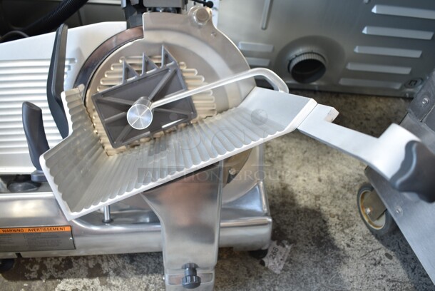 BRAND NEW SCRATCH AND DENT! Hobart ECO13 Ecoline Stainless Steel Commercial Countertop Meat Slicer. 120 Volts, 1 Phase. Tested and Working! - Image 5 of 9