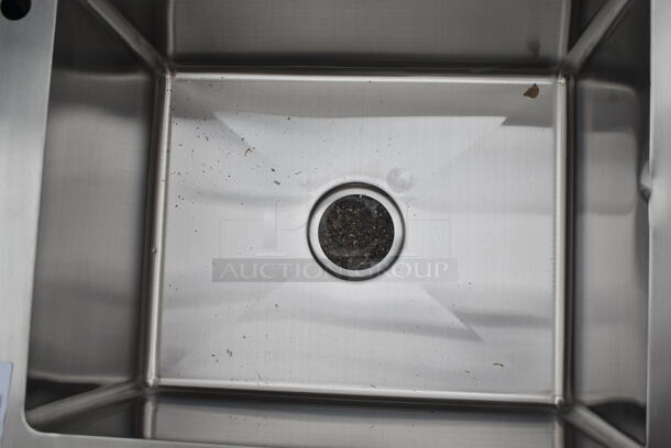 BRAND NEW SCRATCH AND DENT! Stainless Steel 3 Bay Sink. Bays 16x20x12 - Image 7 of 7