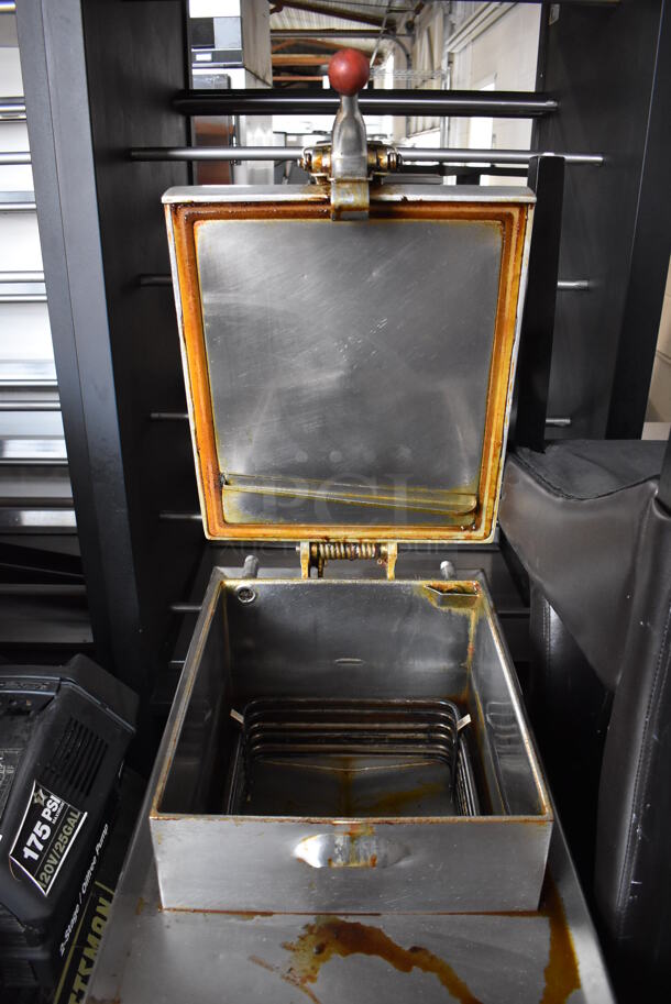 Henny Penny 500 Stainless Steel Commercial Electric Powered Floor Style Pressure Fryer on Commercial Casters. 208 Volts, 3 Phase. 18x38x46 - Image 8 of 10