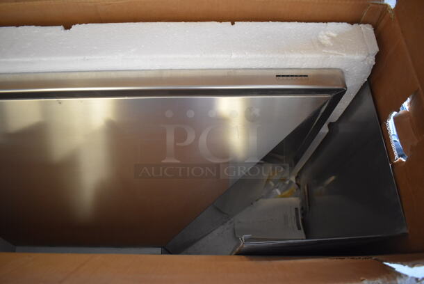 BRAND NEW SCRATCH AND DENT! Zephyr Venezia ZVE-E42S Stainless Steel 42 Inch 700 CFM Wall Mount Range Hood. Stock Picture Used For Gallery Picture. - Image 4 of 12