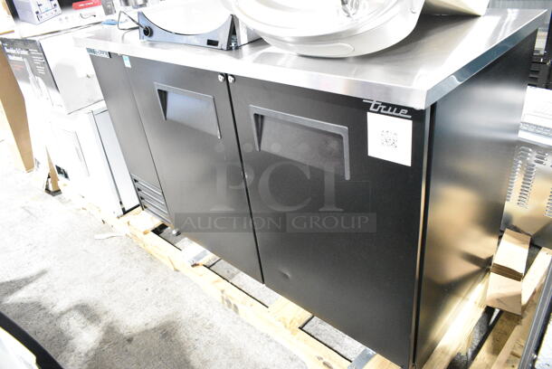 BRAND NEW SCRATCH AND DENT! 2024 True TBB-2G-HC-LD Metal Commercial 2 Door Back Bar Refrigerator with LED Lighting. 115 Volts, 1 Phase. Tested and Powers On But Does Not Get Cold - Image 3 of 9