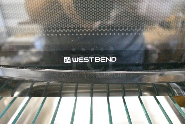 West Bend WBMW92B Countertop Microwave Oven w/ Plate. 120 Volts, 1 Phase.  - Image 4 of 8