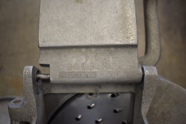 Metal Commercial Pelican Head w/ 2 Grating Blade and Slicing Blade. 10x18x13 - Image 3 of 8