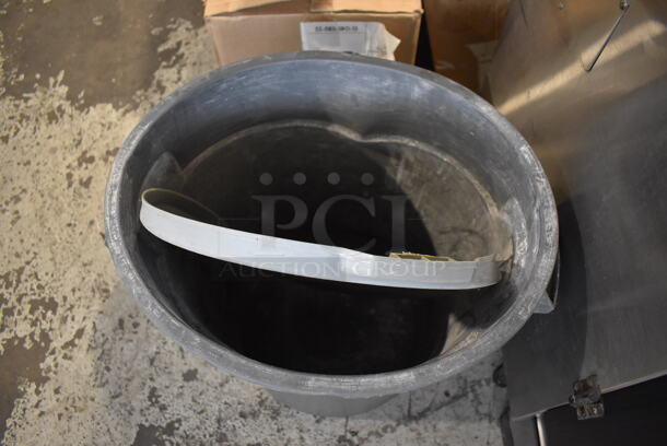 Gray Poly Trash Can w/ Lid. 18x16x18 - Image 2 of 4