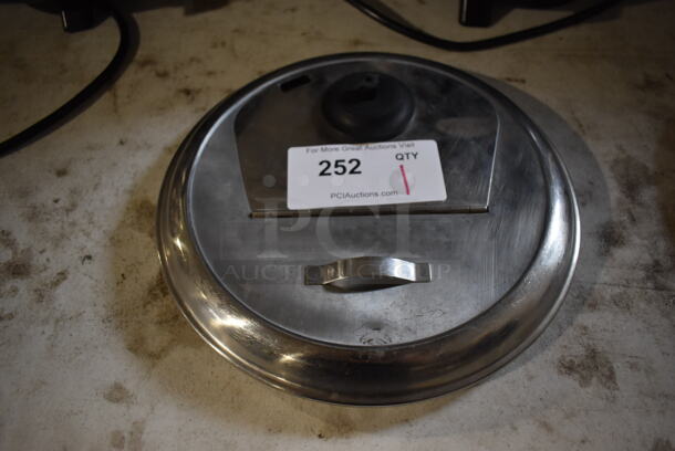 Avantco 177S600 Stainless Steel Commercial Countertop Soup Kettle Food Warmer. 110 Volts, 1 Phase. 17x17x15. Tested and Working! - Image 6 of 8