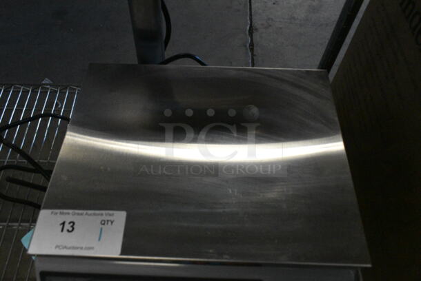 BRAND NEW SCRATCH AND DENT! Torrey Metal Countertop 40 Pound Capacity Scale. Tested and Working! - Image 5 of 7