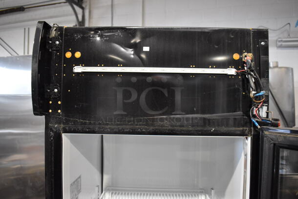 BRAND NEW SCRATCH AND DENT! KoolMore MDR-1GD-13C Metal Commercial Single Door Reach In Cooler Merchandiser w/ Poly Coated Racks on Commercial Casters. 115 Volts, 1 Phase. Tested and Working! - Image 5 of 9