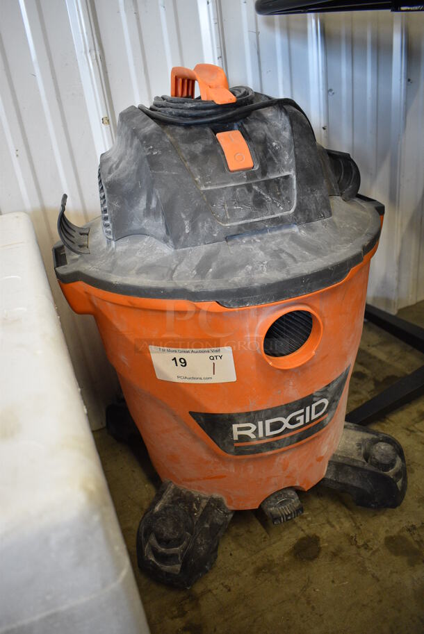 Rigid Orange and Black Wet Dry Vacuum Cleaner. 17x19x27. Tested and Working! - Image 3 of 4