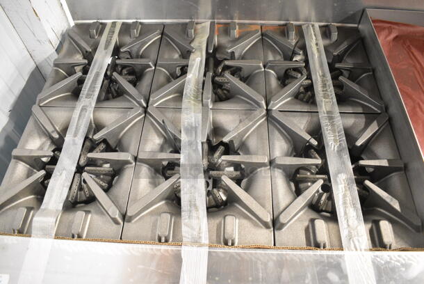 BRAND NEW SCRATCH AND DENT! 2022 Garland G60-6G24CC Stainless Steel Commercial Propane Gas 6 Burner 60" Range with 24" Griddle, Over Shelf, Back Splash and 2 Convection Ovens. 310,000 BTU. - Image 6 of 12
