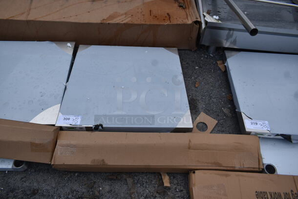 BRAND NEW SCRATCH AND DENT! Regency 600TSB3072S 30" x 72" 16-Gauge Stainless Steel Commercial Work Table with 4" Backsplash and Undershelf - Image 2 of 6