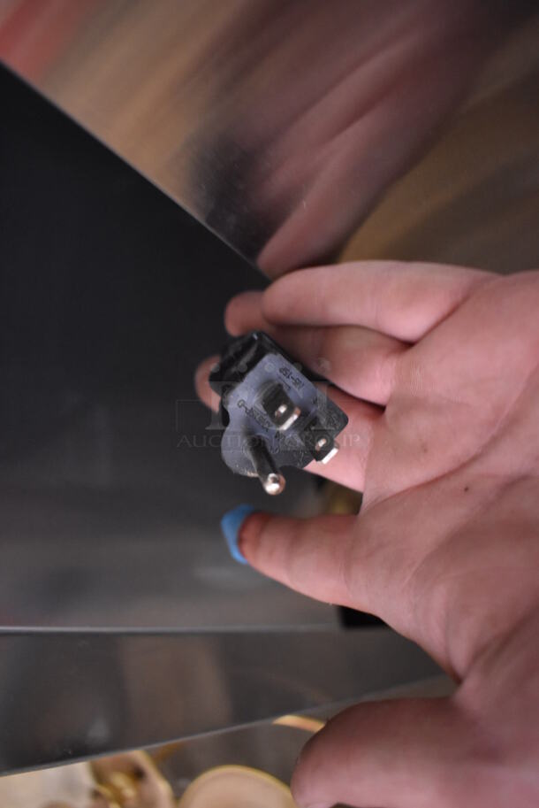 BRAND NEW SCRATCH AND DENT! Arctic Air AGR49 Stainless Steel Commercial 2 Door Reach In Cooler Merchandiser w/ Poly Coated Racks. 115 Volts, 1 Phase. Tested and Working! - Image 6 of 7