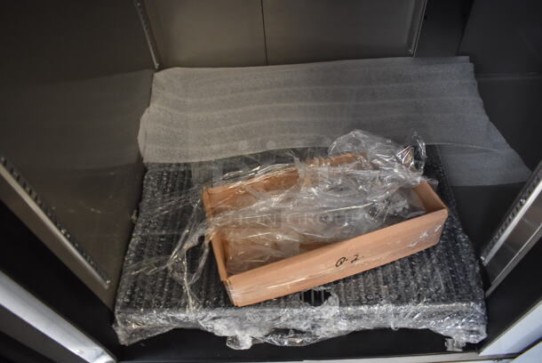 BRAND NEW SCRATCH AND DENT! 2022 Avantco 447AP49R Stainless Steel Commercial 2 Door Reach In Cooler w/ Poly Coated Racks. 115 Volts, 1 Phase. 54x31x79. Tested and Working! - Image 5 of 9