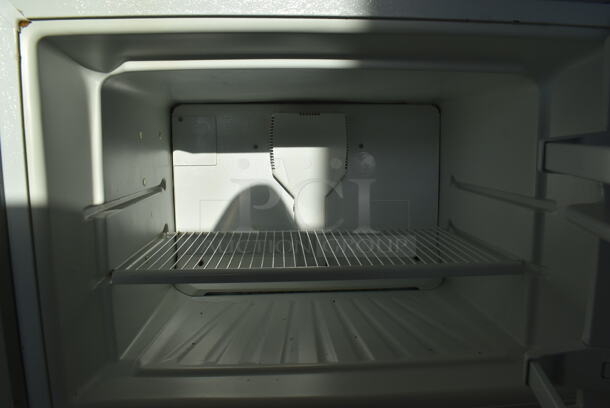 Whirlpool W4TXNWFWQ01 Metal Cooler Freezer Combo Unit. 115 Volts, 1 Phase. 28x28x64. Tested and Powers On But Does Not Get Cold - Image 3 of 7