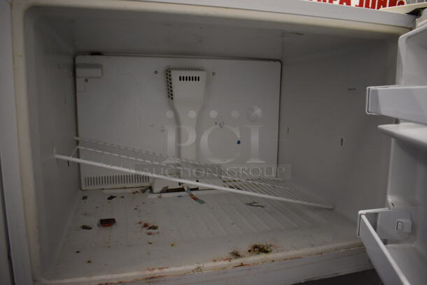 Whirlpool ET1MHKXMQ04 Metal Cooler Freezer Combo Unit. 115 Volts, 1 Phase. 33x30x66. Cannot Test - Unit Needs New Power Cord - Image 4 of 7