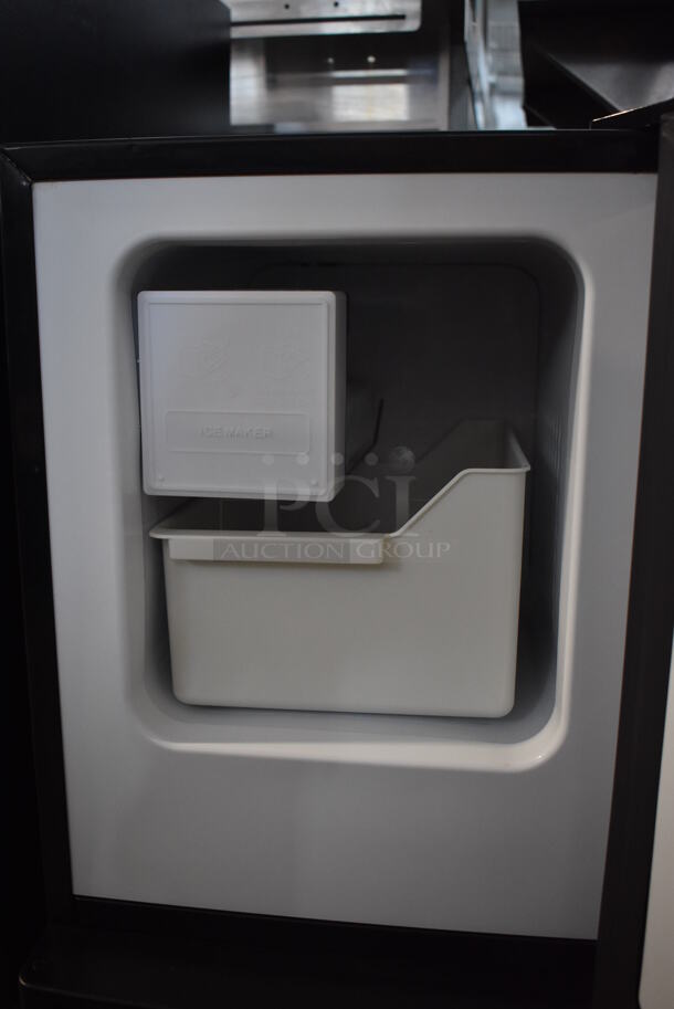 BRAND NEW SCRATCH AND DENT! 2020 Whynter UIM-155a Stainless Steel Commercial Self Contained Ice Machine. 115 Volts, 1 Phase. Tested and Working! - Image 4 of 6