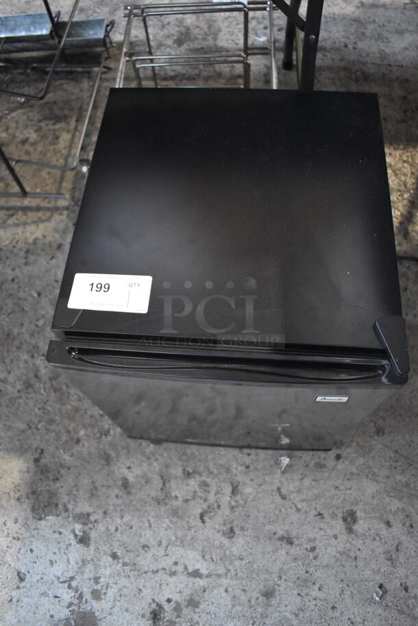 Avanti SHP1712SCD-IS Mini Cooler. 115 Volts, 1 Phase. 17x19x20. Tested and Working! - Image 4 of 7