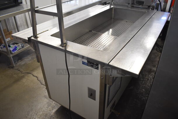 Vollrath 37065-460-DNA Stainless Steel Commercial Buffett Station w/ Tray Slide and Sneeze Guard on Commercial Casters. 120 Volts, 1 Phase. 60x48x52. Cannot Test Due To Plug Style - Image 6 of 6