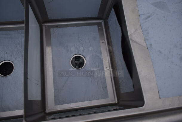 BRAND NEW SCRATCH AND DENT! Advance Tabco FE-3-1824-18RL Three Compartment Stainless Steel Commercial Sink with Two Drainboards - 90" - Image 4 of 8
