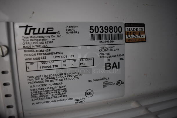 True GDM-43F Metal Commercial 2 Door Reach In Freezer Merchandiser w/ Poly Coated Racks and Sliding Doors on Commercial Casters. 115/208-230 Volts, 1 Phase - Image 3 of 5