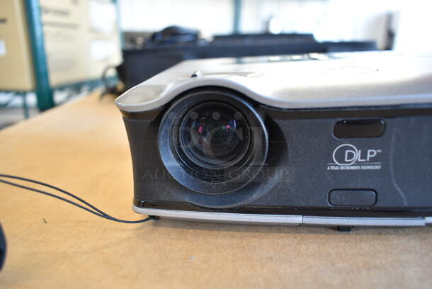 Dell 3400MP DLP Front Projector in Bag. 100-240 Volts, 1 Phase.  - Image 6 of 8