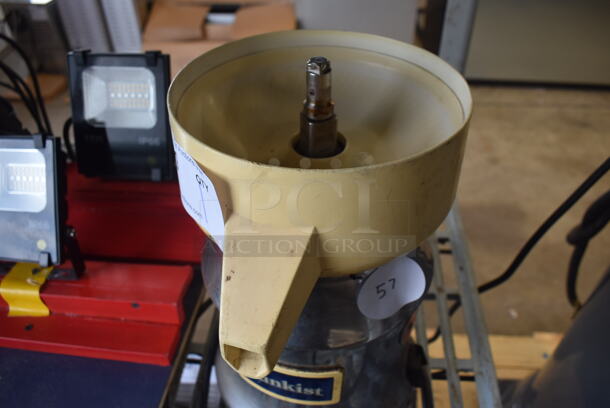 Sunkist 8-RA02 Stainless Steel Commercial Countertop Juicer. 115 Volts, 1 Phase. 8x11x13. Tested and Working! - Image 4 of 6