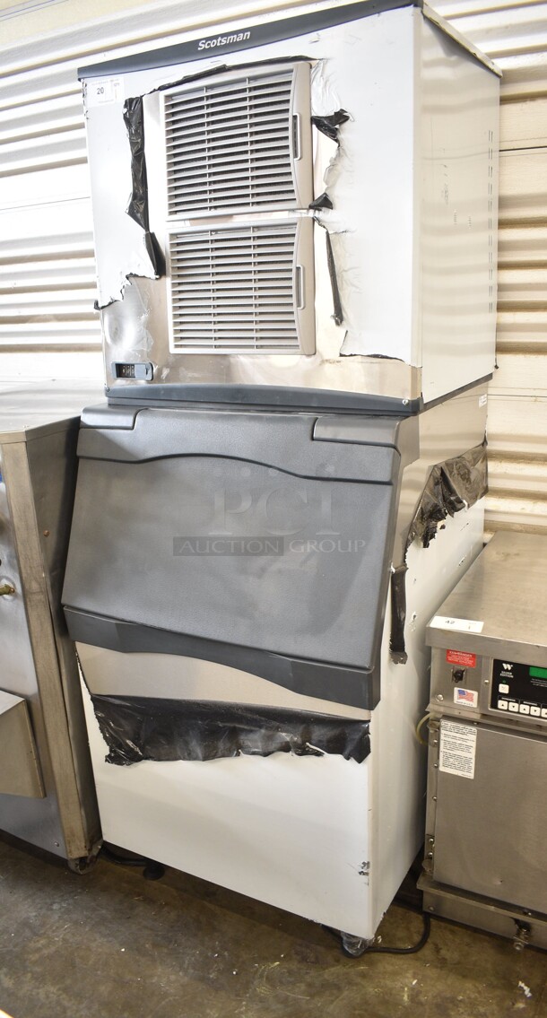 LIKE NEW! 2022 Scotsman C1030SA-32F Stainless Steel Commercial Ice Head on 2022 Scotsman B530S Stainless Steel 536 lb. Ice Bin. 208/230 Volts, 1 Phase.  - Image 2 of 10