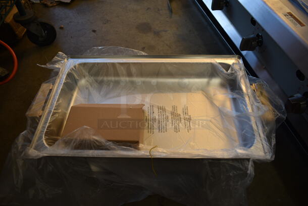BRAND NEW SCRATCH AND DENT! Stainless Steel Chafing Dish w/ Rolling Lid. - Image 4 of 5