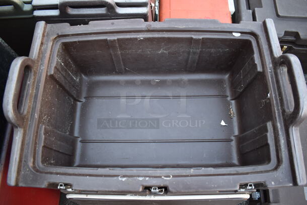 2 Poly Food Carrying Catering Case; Cambro 100MPC Brown and Cambro 100MPC Tan. 26.5x18x15. 2 Times Your Bid! - Image 4 of 7