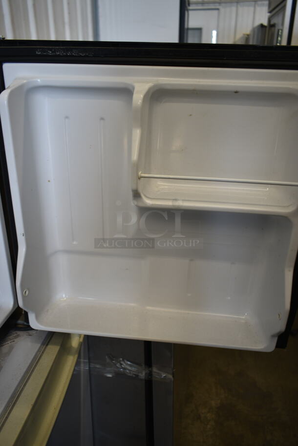 Haier HC17SF10RB Mini Cooler. 115 Volts, 1 Phase. Tested and Working! - Image 3 of 4