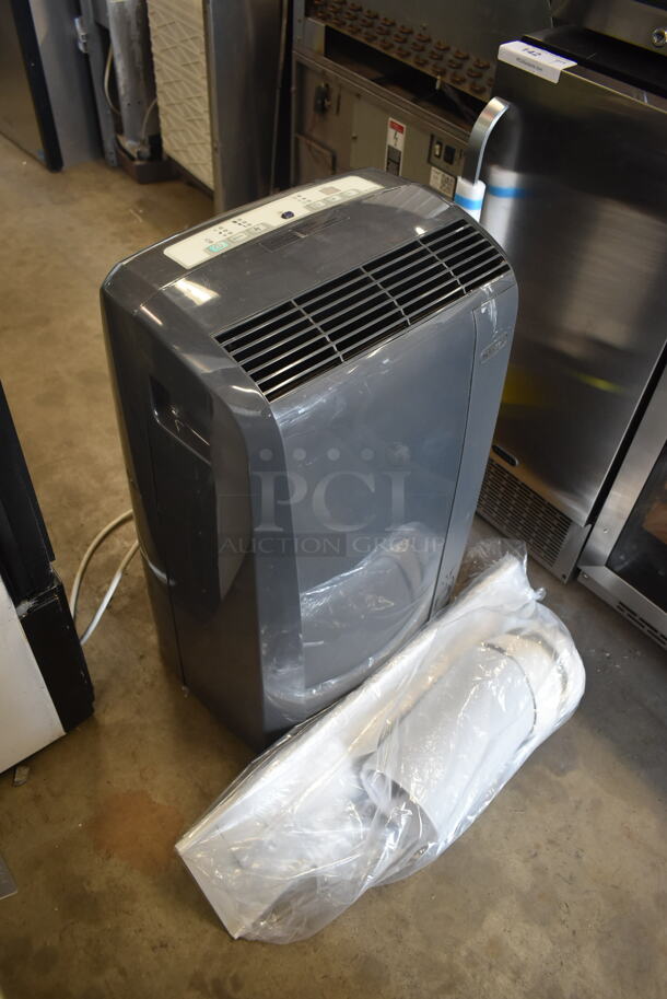 BRAND NEW SCRATCH AND DENT! Delonghi PAC N115EC 11,500 BTU Portable Air Conditioner 115 Volts, 1 Phase. Tested and Working! - Image 2 of 7
