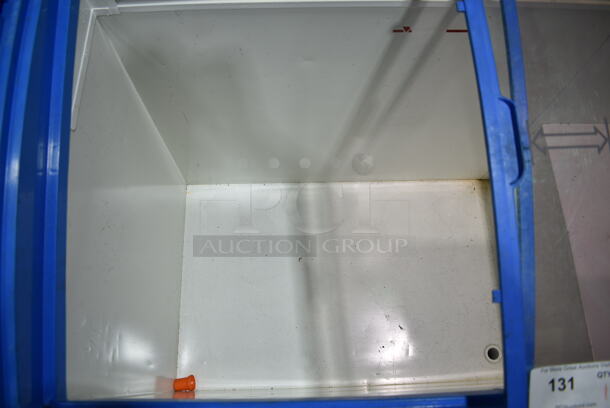 AHT RIO S 125 Metal Commercial Novelty Ice Cream Freezer Merchandiser on Commercial Casters. 115 Volts, 1 Phase. Tested and Working! - Image 4 of 5