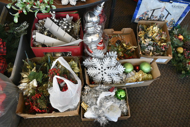 ALL ONE MONEY! Lot of Various Christmas Decor. (booth room)  - Image 2 of 7