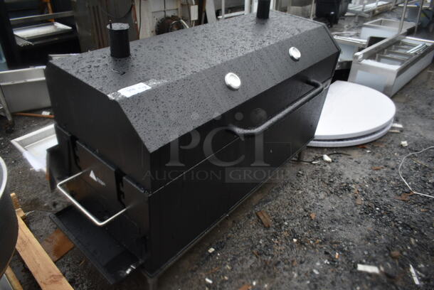 BRAND NEW SCRATCH AND DENT! Backyard Pro Black Metal Outdoor Grill. 