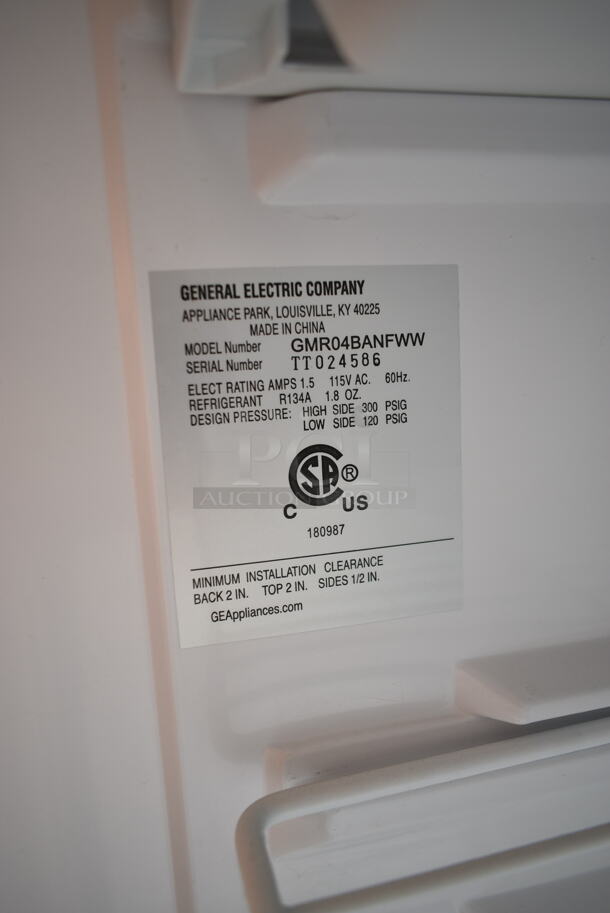 General Electric GMR04BANFWW Mini Cooler. 115 Volts, 1 Phase. Tested and Working! - Image 4 of 4