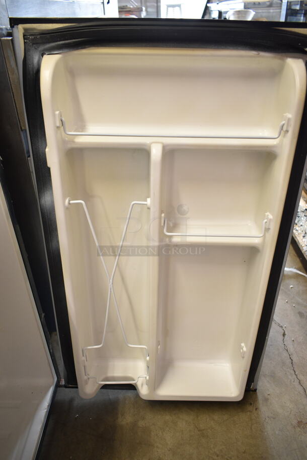 Impecca RC-1334SL Mini Cooler. 115 Volts, 1 Phase. Tested and Working! - Image 4 of 6