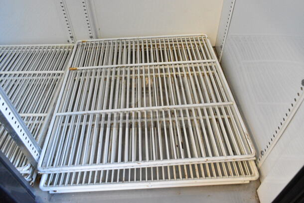 True GDM-37-LD ENERGY STAR Metal Commercial 2 Door Reach In Cooler Merchandiser w/ Poly Coated Racks. 115 Volts, 1 Phase. Tested and Working! - Image 4 of 7