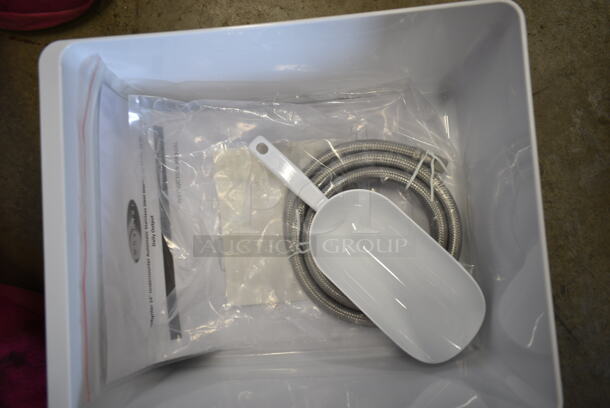 BRAND NEW SCRATCH AND DENT! Whynter MIM-14231SS Stainless Steel 14” Undercounter Automatic Marine Ice Maker 23lb Daily Output. 115 Volts, 1 Phase. Tested and Working! - Image 7 of 8