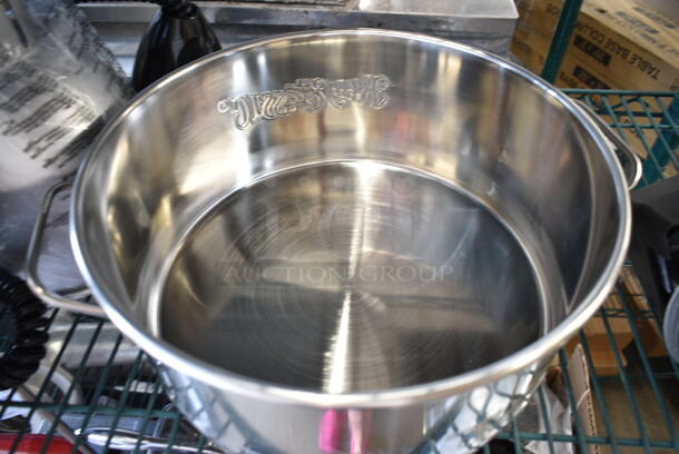 BRAND NEW SCRATCH AND DENT! Bayou Classic Stainless Steel Steaming Stock Pot.  - Image 5 of 5