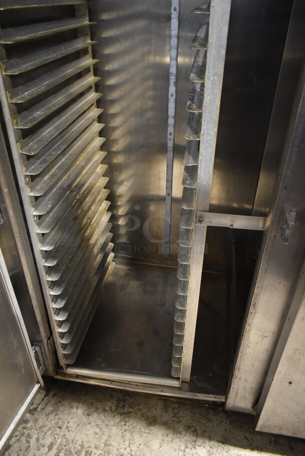 Traulsen RRI 2-23 LUT Stainless Steel Commercial 2 Door Reach In Cooler w/ 2 Metal Pan Racks. 115 Volts, 1 Phase. Tested and Working! - Image 6 of 9