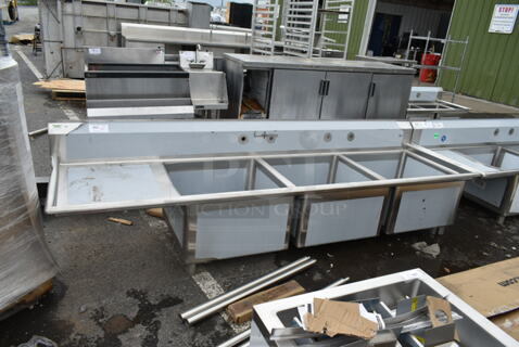 BRAND NEW SCRATCH AND DENT! Regency 600S3242424L Stainless Steel Commercial 3 Bay Sink w/ Left Side Drain Board. No Legs. Bays 24x14. 
