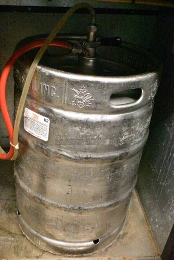True TDD-2 Metal Commercial 2 Door Direct Draw Kegerator w/ 2 Beer Tower. 115 Volts, 1 Phase. Tested and Working! - Image 4 of 9