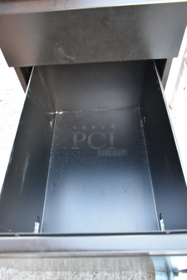 BRAND NEW SCRATCH AND DENT! Black 3 Drawer Filing Cabinet.  - Image 7 of 7