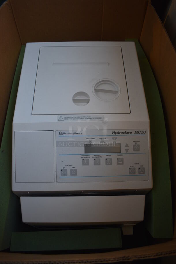 BRAND NEW IN BOX! Barnstead Harvey MC10 Metal Countertop Hydroclave. Appears To Be New. 15x20x16 - Image 1 of 6